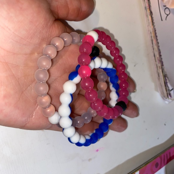 Set or 3 Lokai bracelets - Picture 3 of 3